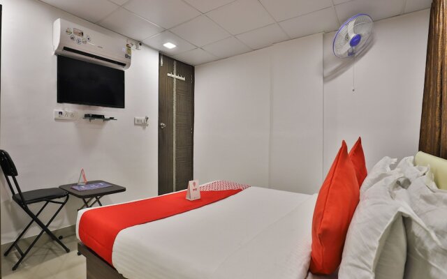 OYO 12229 Hotel Sarvagya