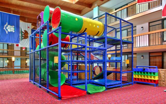 MCM Grande Hotel FunDome Odessa