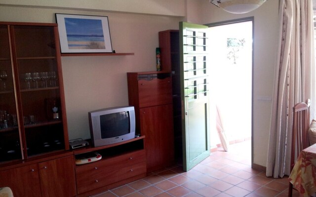 House With 3 Bedrooms in Islantilla, Huelva, With Pool Access and Encl