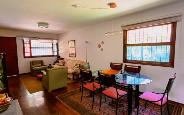 Excelente casa térrea na Granja Viana