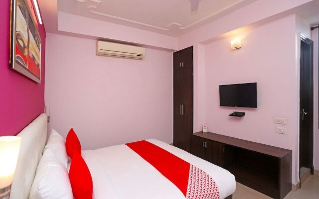 OYO 18931 Flagship Azad Square Medanta