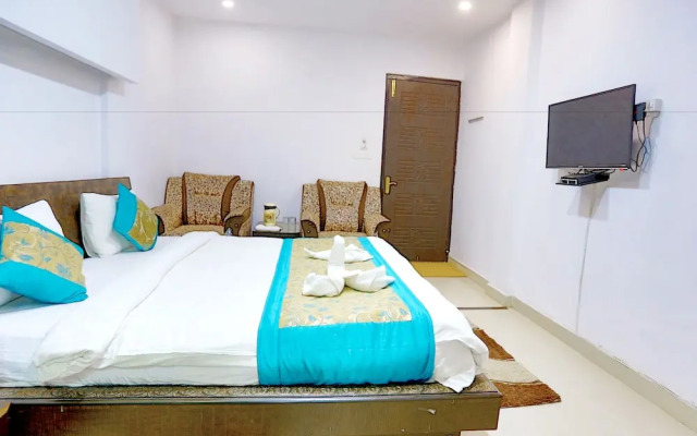 OYO 3181 near Parmarth Niketan