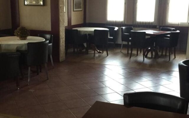 Royal Hotel