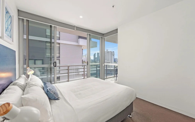 Trafalgar Lane Apartments by CLLIX