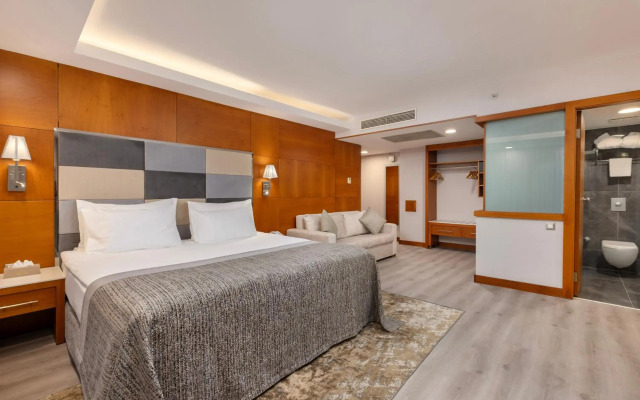 Limak Ambassadore Hotel