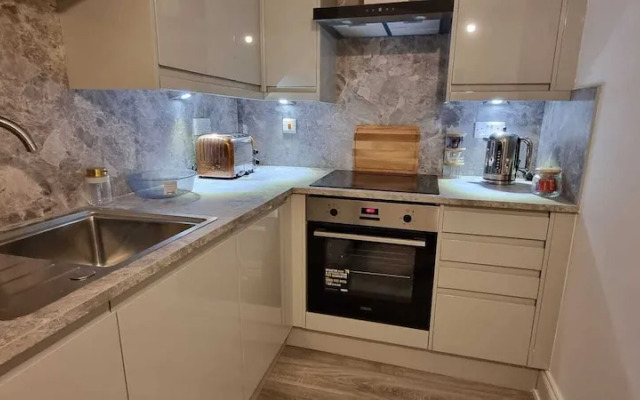 Stylish 1-Bed Apart Wakefield