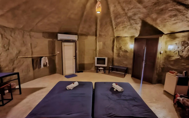 Avartarn Miracles Hotel