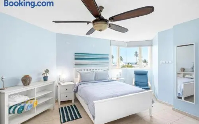 Ocean View Penthouse With Pool, Beachfront Complex 2 Bedroom Apts by Redawning — фото 3