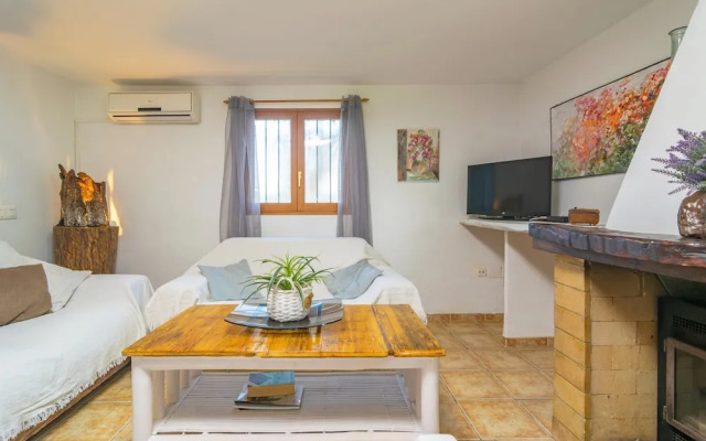 Cas Ciutada in Inca With 2 Bedrooms and 1 Bathrooms