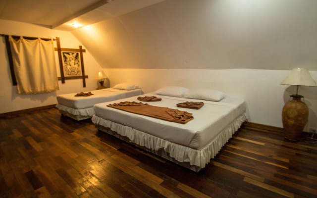 Tropical Garden Bungalow