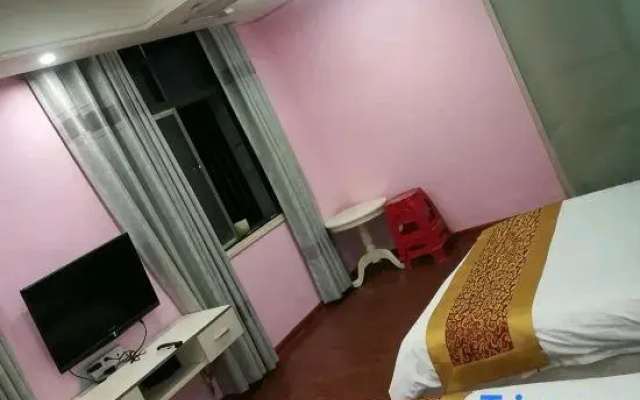 Qidong Baolian Fashion Inn
