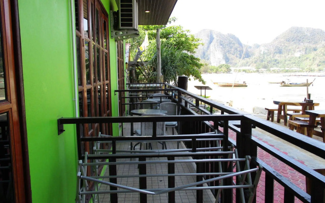 Phi Phi Green House