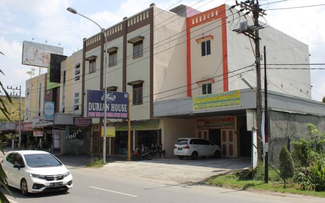 Penginapan Transit Tomato