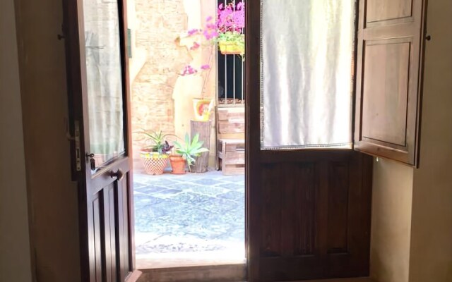 Casa Via del Crocifisso