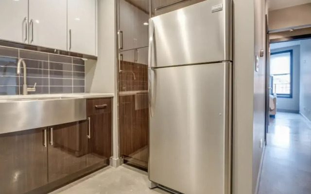 Deedee's Apartments - Lofts at Grove