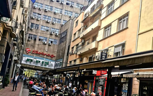 Dani City Center Apartment