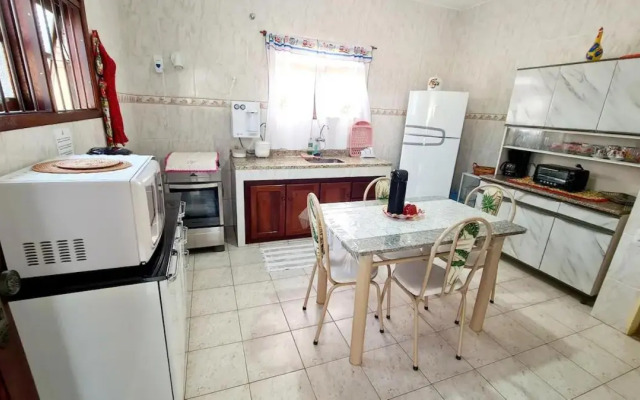 Casa em Condomínio com Piscina Privativa