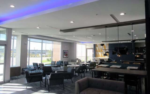 La Quinta Inn & Suites by Wyndham Dallas/Fairpark