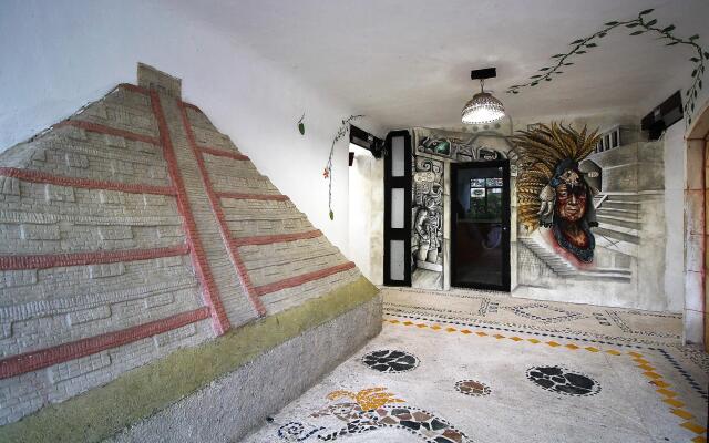 Hotel Xbalamque and Spa Cancun