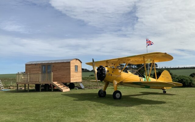 Easter Airfields off Grid Shepherds hut