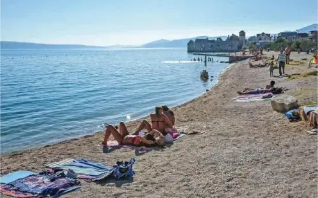 Four Bedroom Holiday Home In Kastel Sucurac