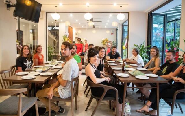 Backhome Hotel - Hostel
