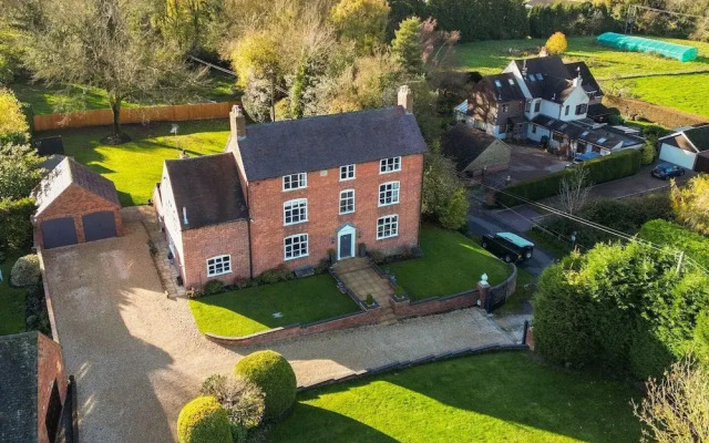 Bank Farm House Stunning House & Gardens