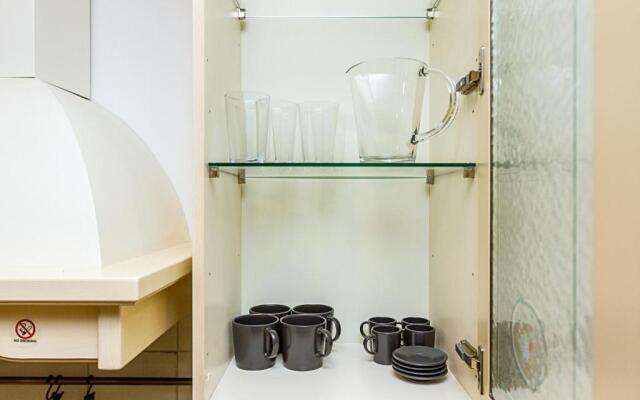 Majestic 1BD Old Town Apartment by Hostlovers