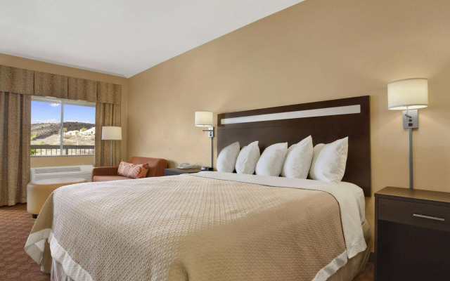 Days Inn by Wyndham Globe