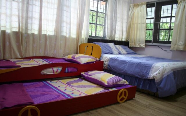 8 Penang Homestay