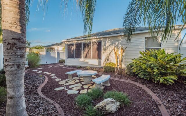 Estill Avenue 1240 by White Pelican VR