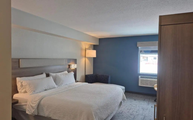 Holiday Inn Express Dryden