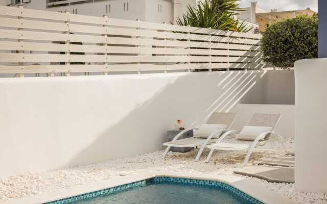 Pebble Summer House