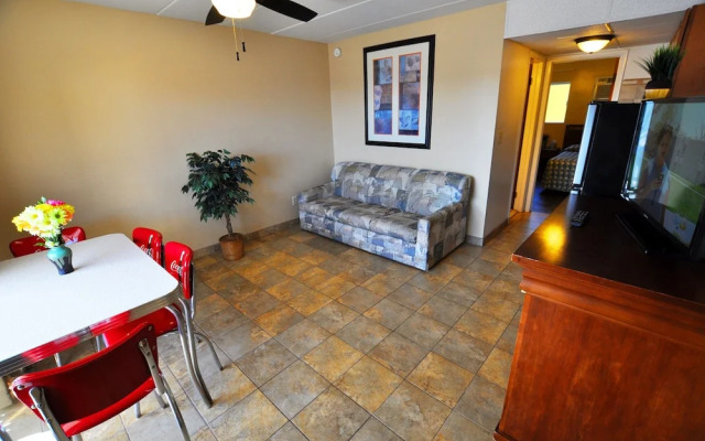 Nantucket Inn & Suites