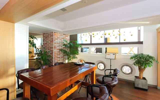 Uljin Firenze Ancient Palace Pension