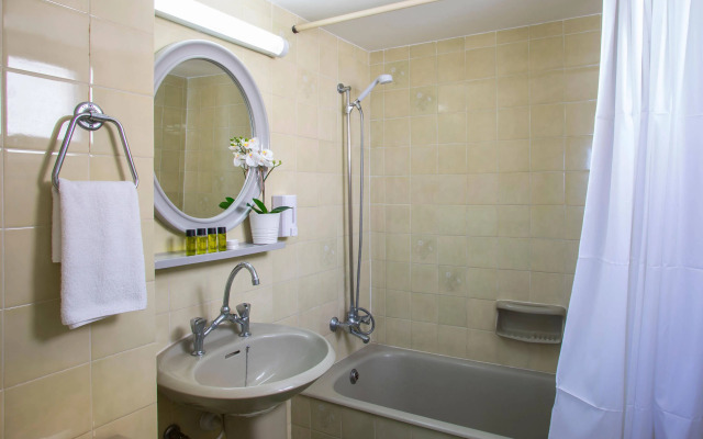 Costantiana Beach Hotel Apartments