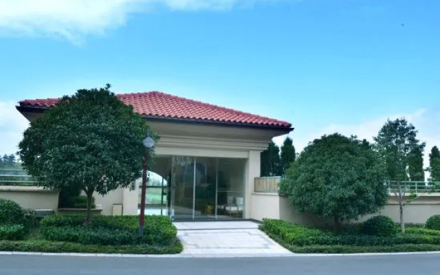 Fuxian Lake Xisu Hotel