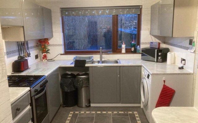 3bed House - Family Friendly - Close To Lochness