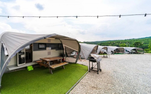 Pohang Uhil Camping Park Pension