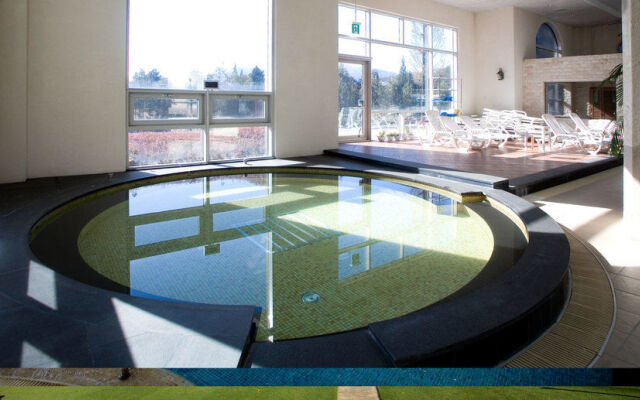 Adonis Hotel