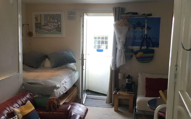 Little Western Spa Brighton Beach Apartment