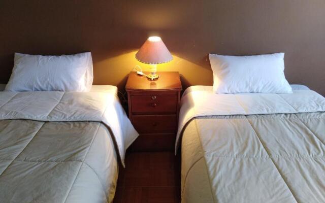 Alejandros Hotel