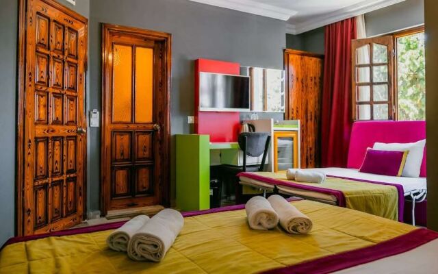 Orange Owl Hotel