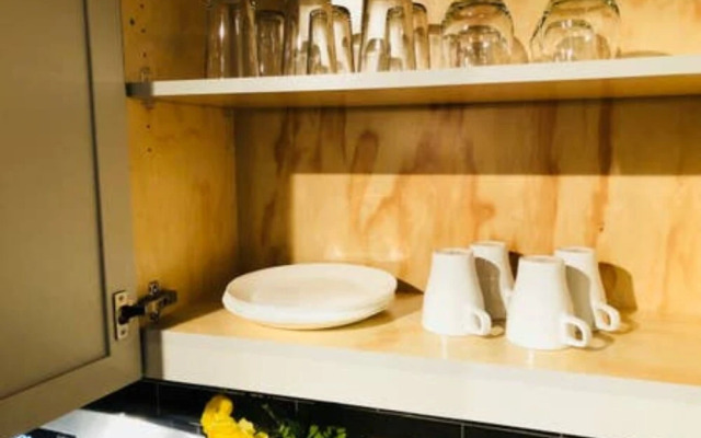 Private 2 Bedroom Midtown Apt