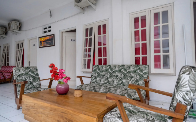 RedDoorz Plus near UMS Solo