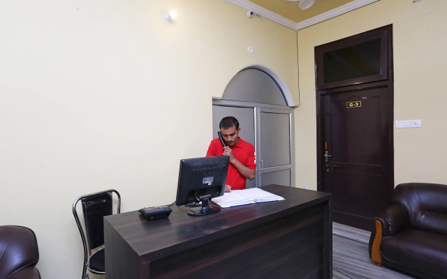 Hotel O Greenview Near Munshi Pulia Metro Station