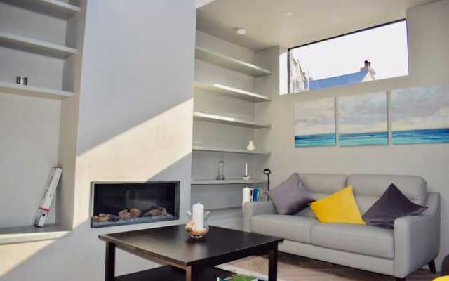 Serene And Modern 2 Bedroom Cottage