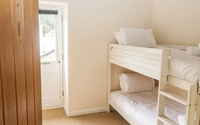 1 Greenswood Court