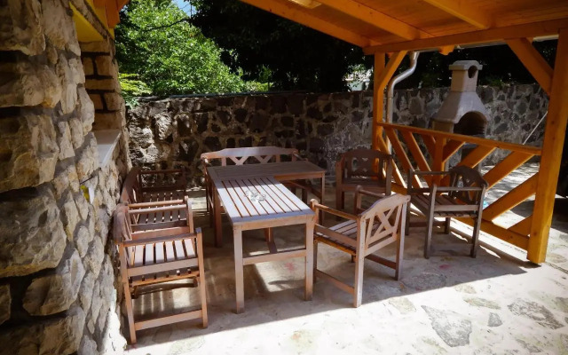 Liliana Apartman és Csónakház