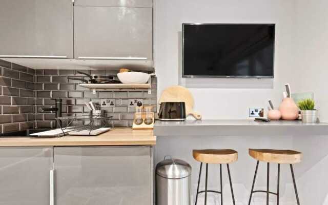 Designer 1 Bed apt W/terrace Sleeps 3 in Camden